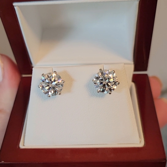 New 4ct Certified Moissanite Stud Earrings !!! - Picture 8 of 15